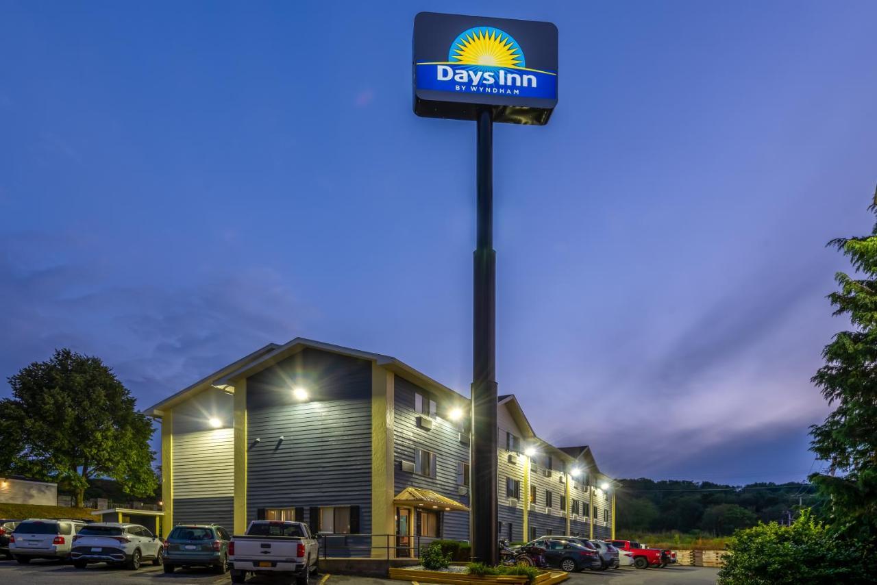 Days Inn By Wyndham Somerset Pa I-70 I-76 Екстериор снимка