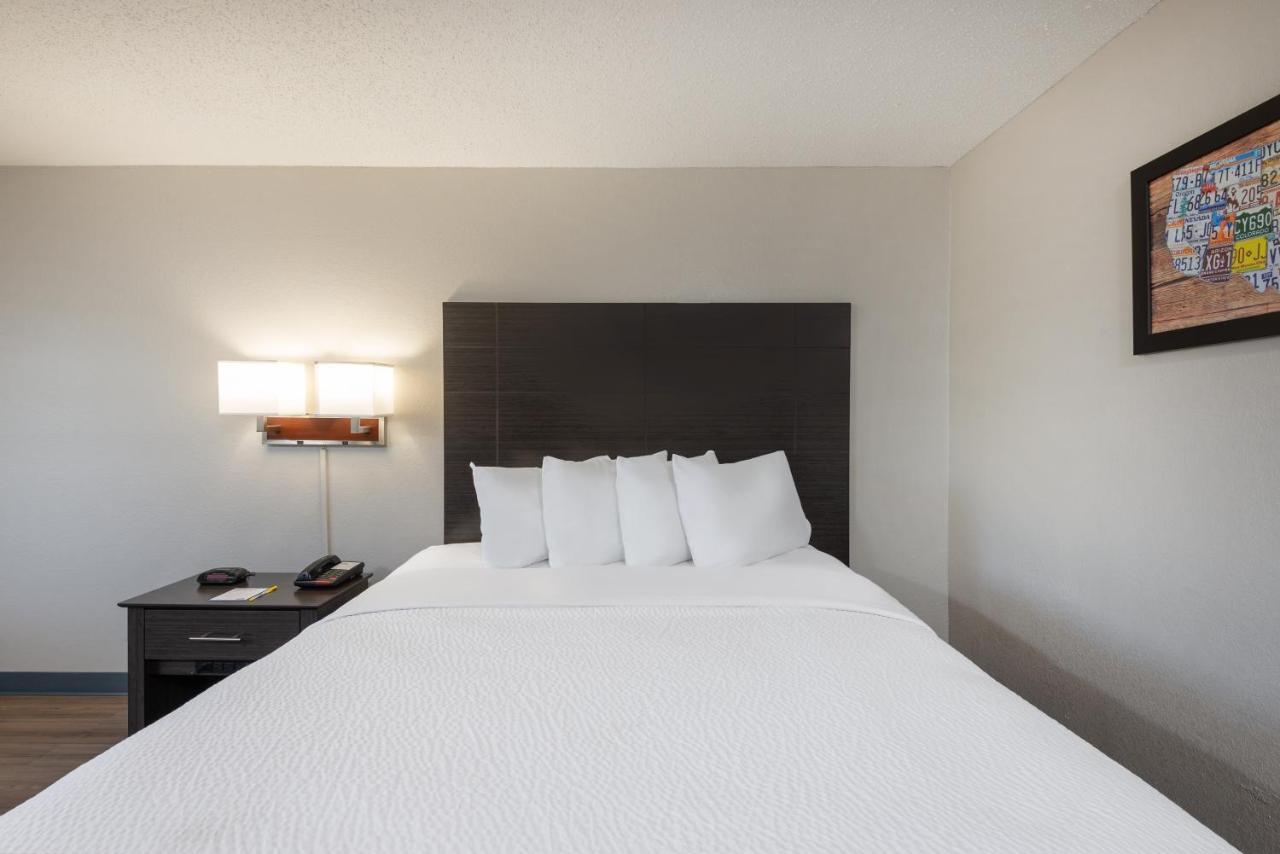 Days Inn By Wyndham Somerset Pa I-70 I-76 Екстериор снимка